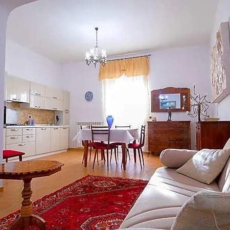 Dimora Puccini Centro Storico 600 Metri E Mare 8km Ferienhaus *